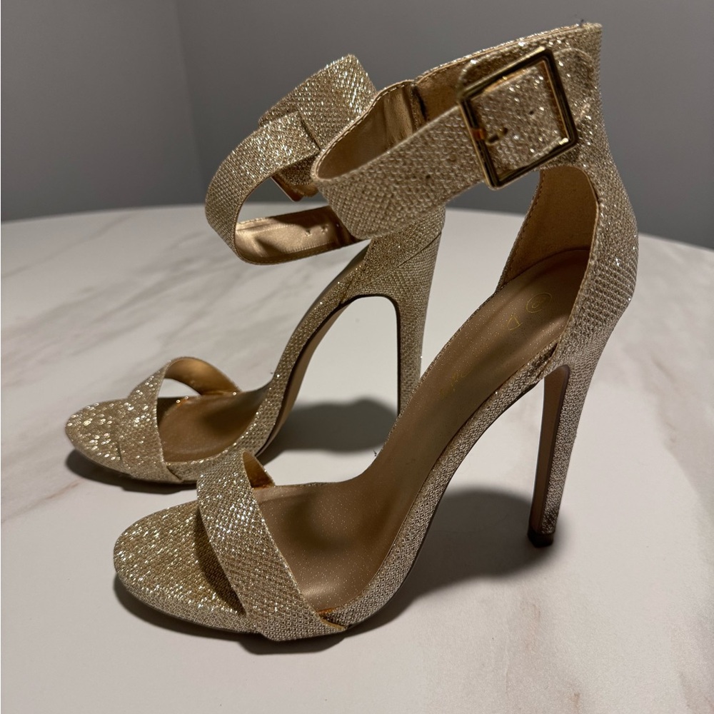 Dream Pairs Glittering Gold Heels